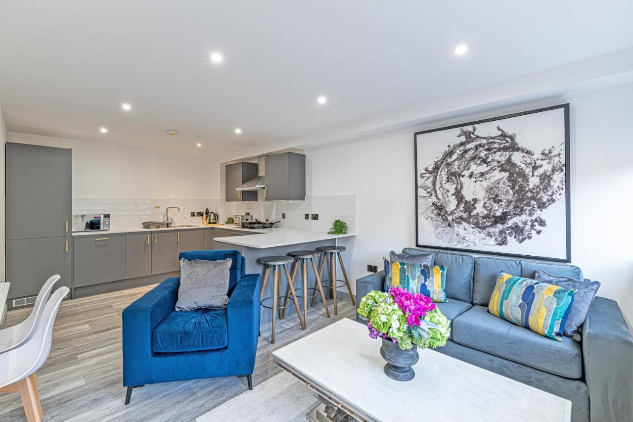 Charles House Serviced Apartments Престън Екстериор снимка