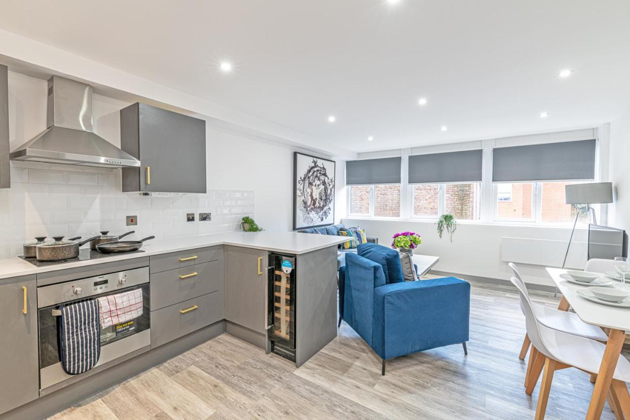 Charles House Serviced Apartments Престън Екстериор снимка