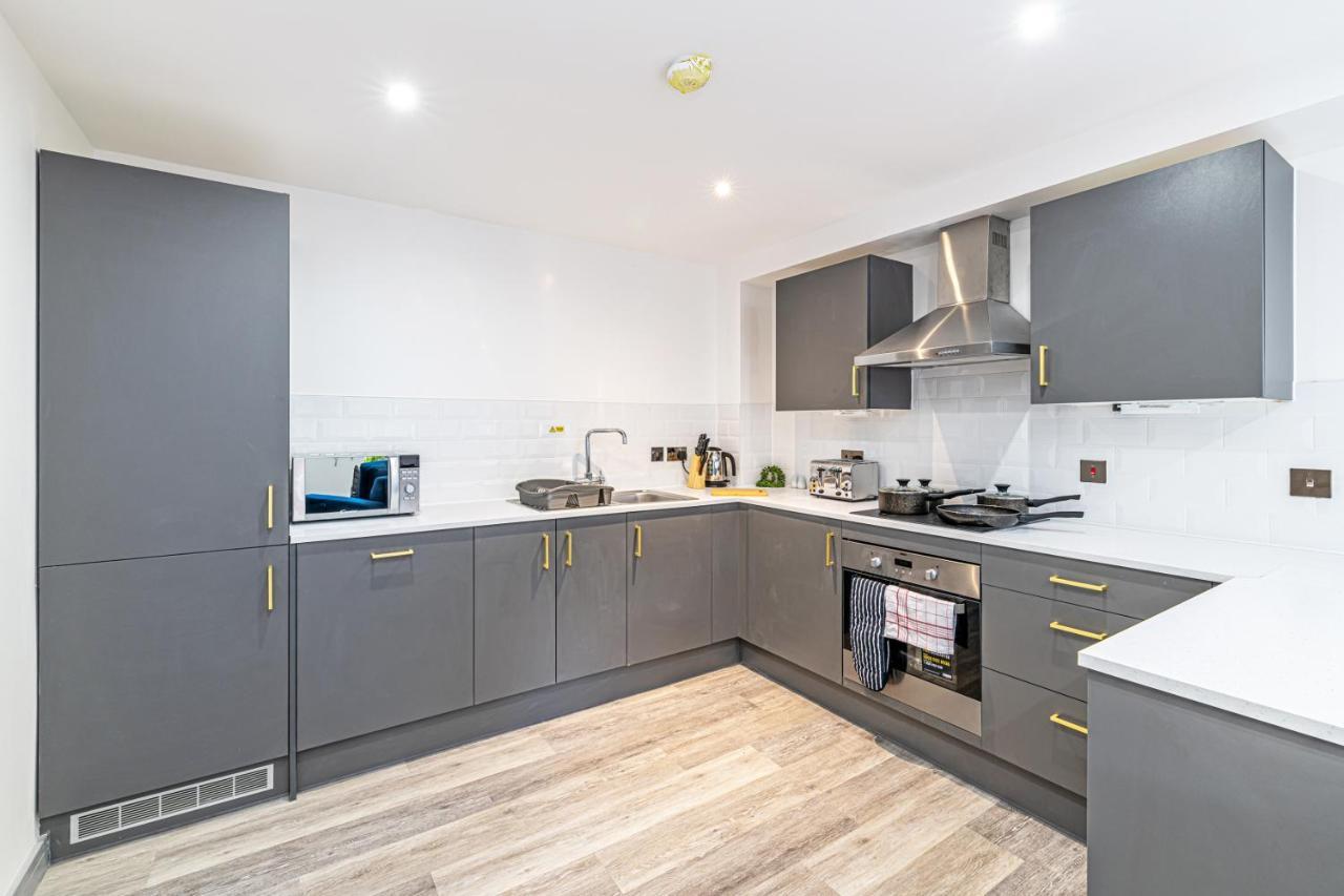 Charles House Serviced Apartments Престън Екстериор снимка
