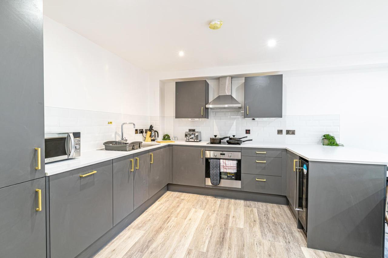 Charles House Serviced Apartments Престън Екстериор снимка