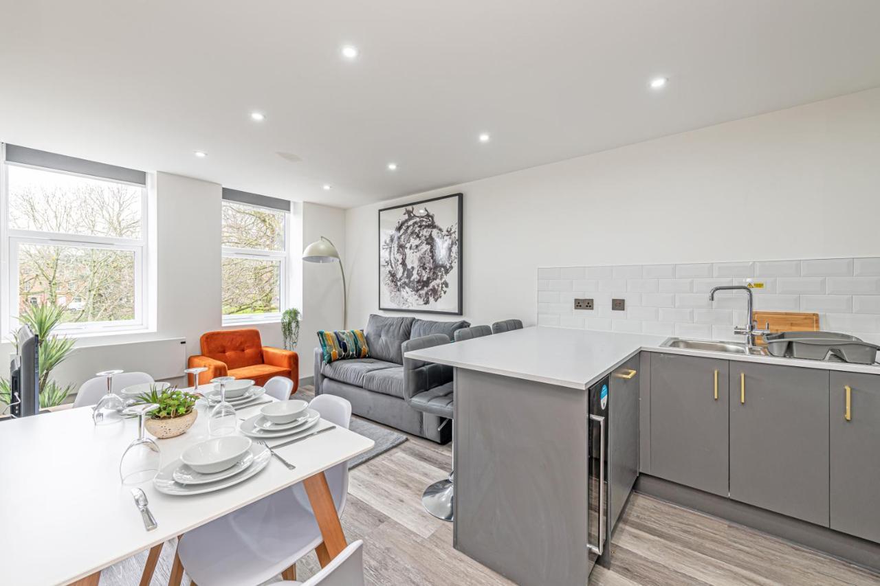 Charles House Serviced Apartments Престън Екстериор снимка