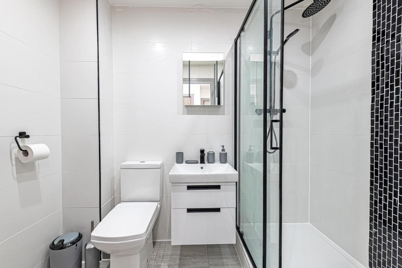 Charles House Serviced Apartments Престън Екстериор снимка