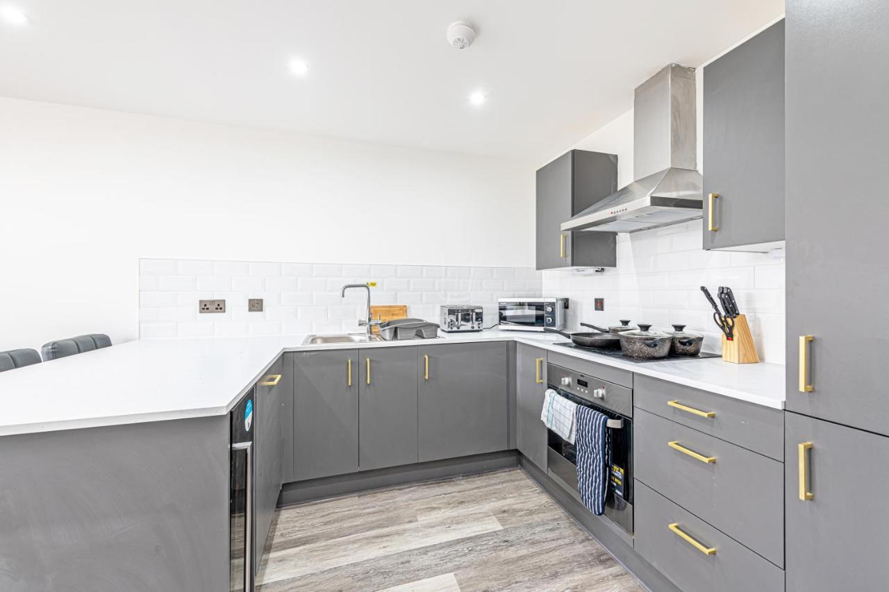 Charles House Serviced Apartments Престън Екстериор снимка
