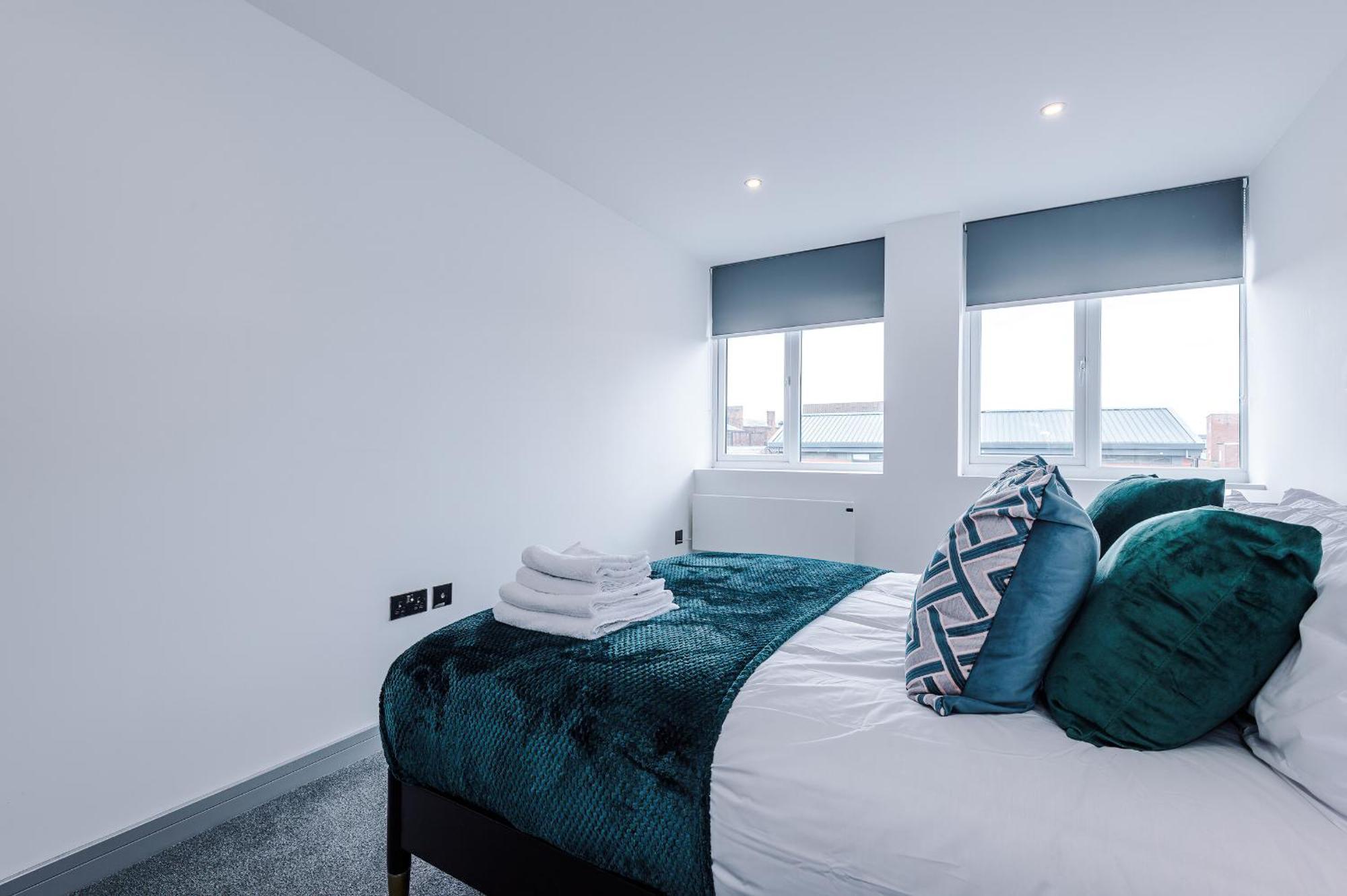 Charles House Serviced Apartments Престън Екстериор снимка