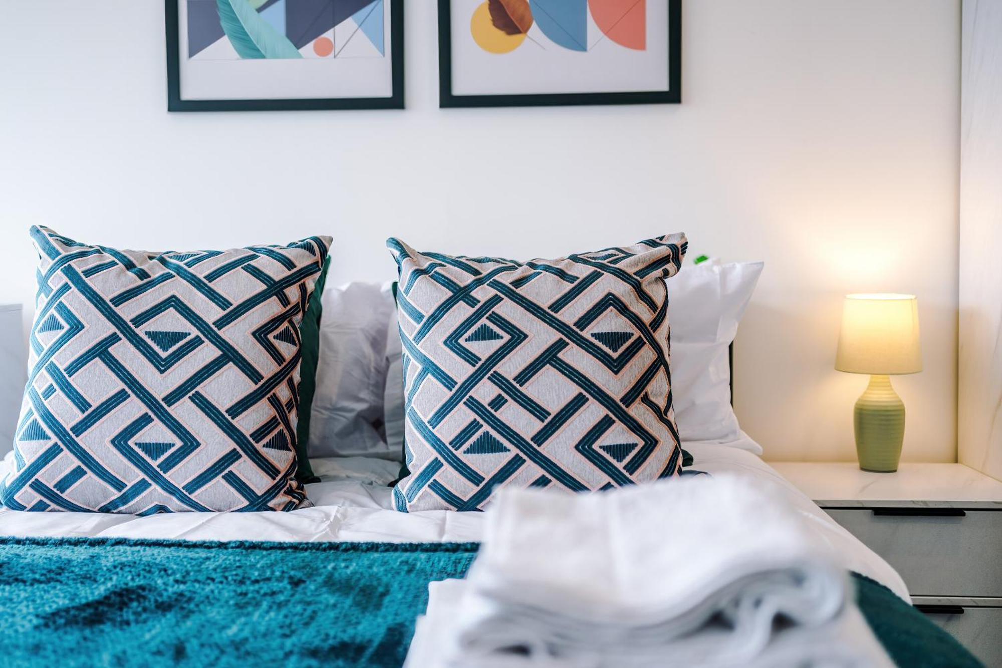 Charles House Serviced Apartments Престън Екстериор снимка