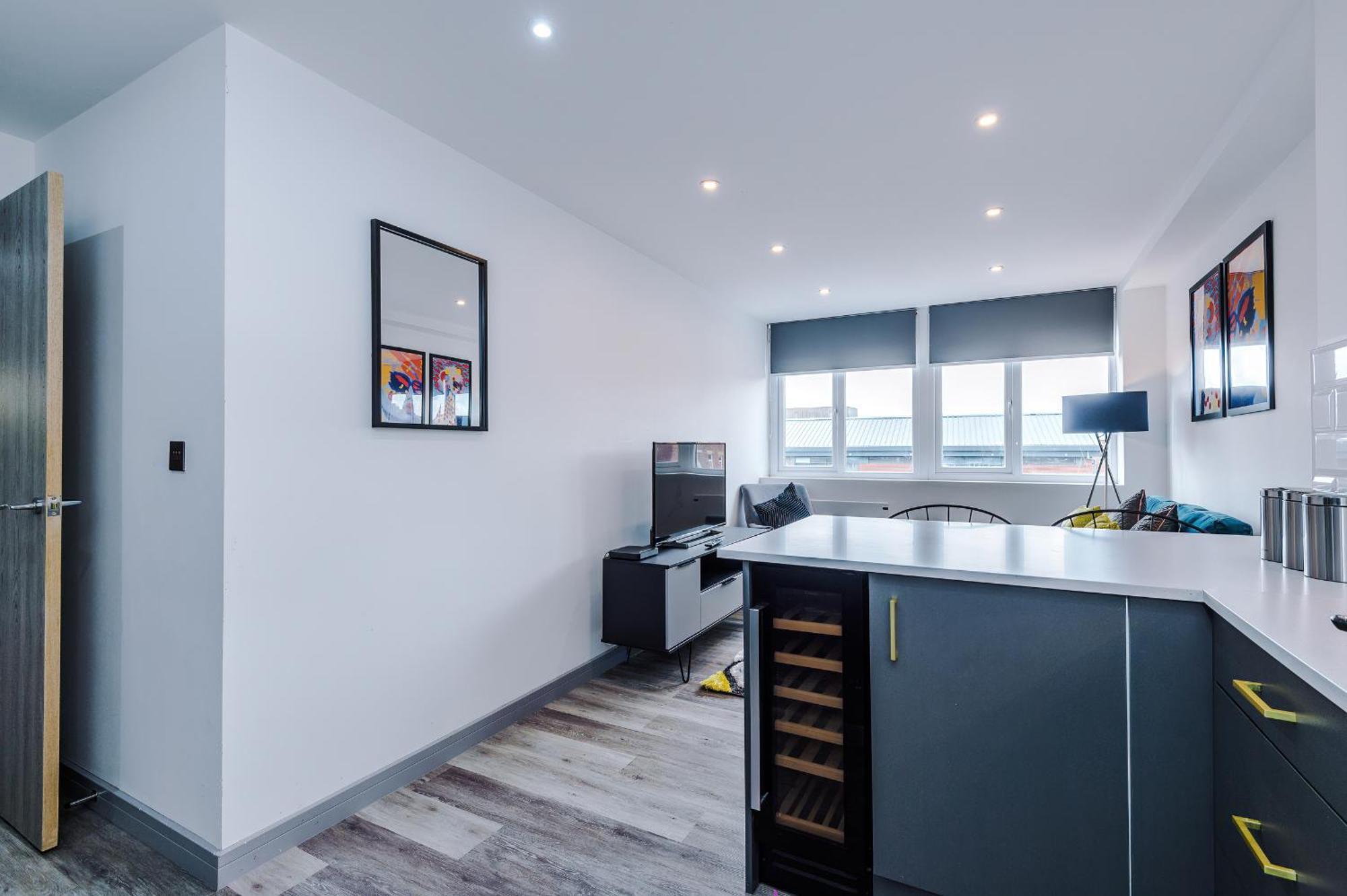 Charles House Serviced Apartments Престън Екстериор снимка