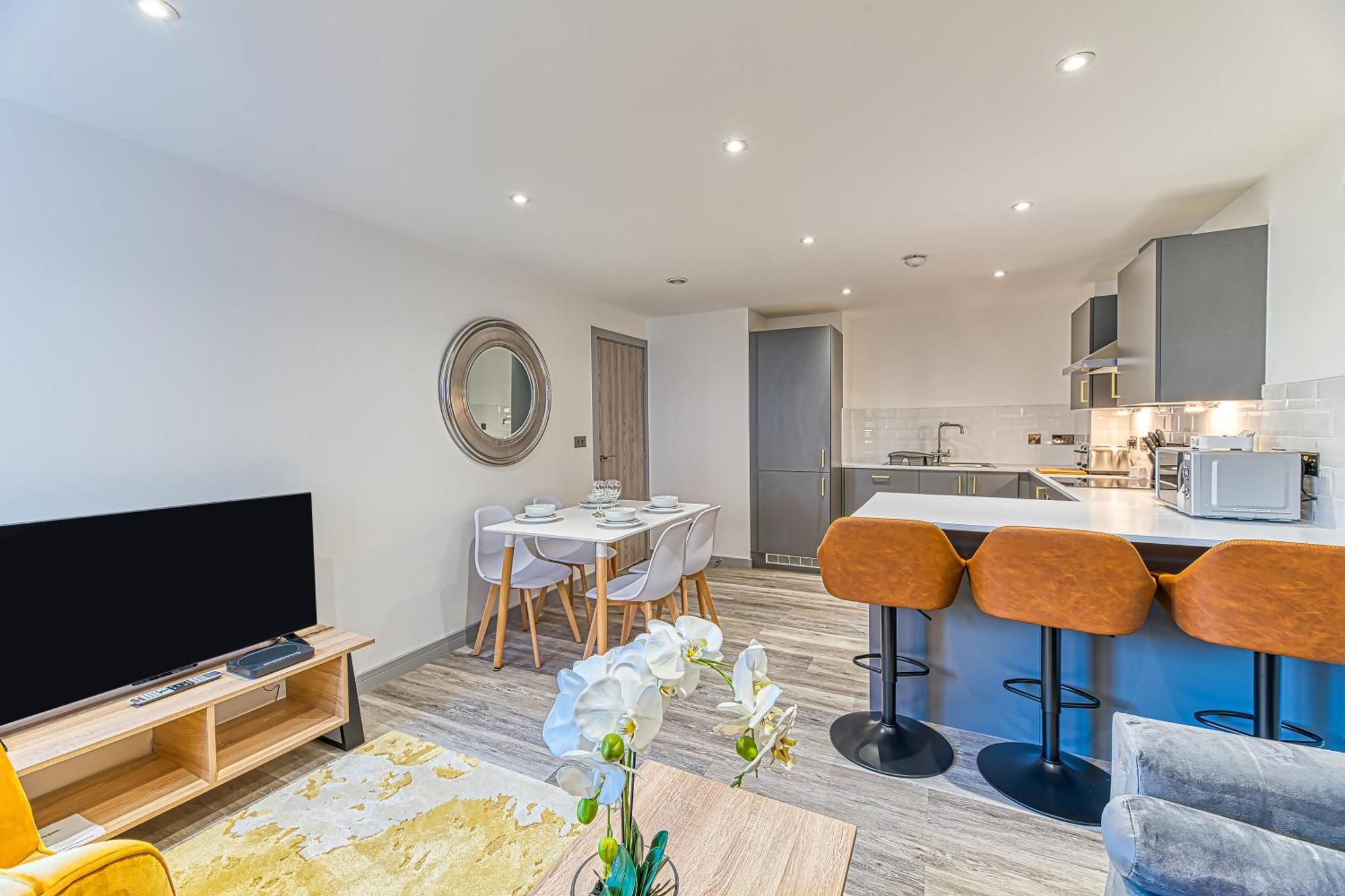 Charles House Serviced Apartments Престън Екстериор снимка