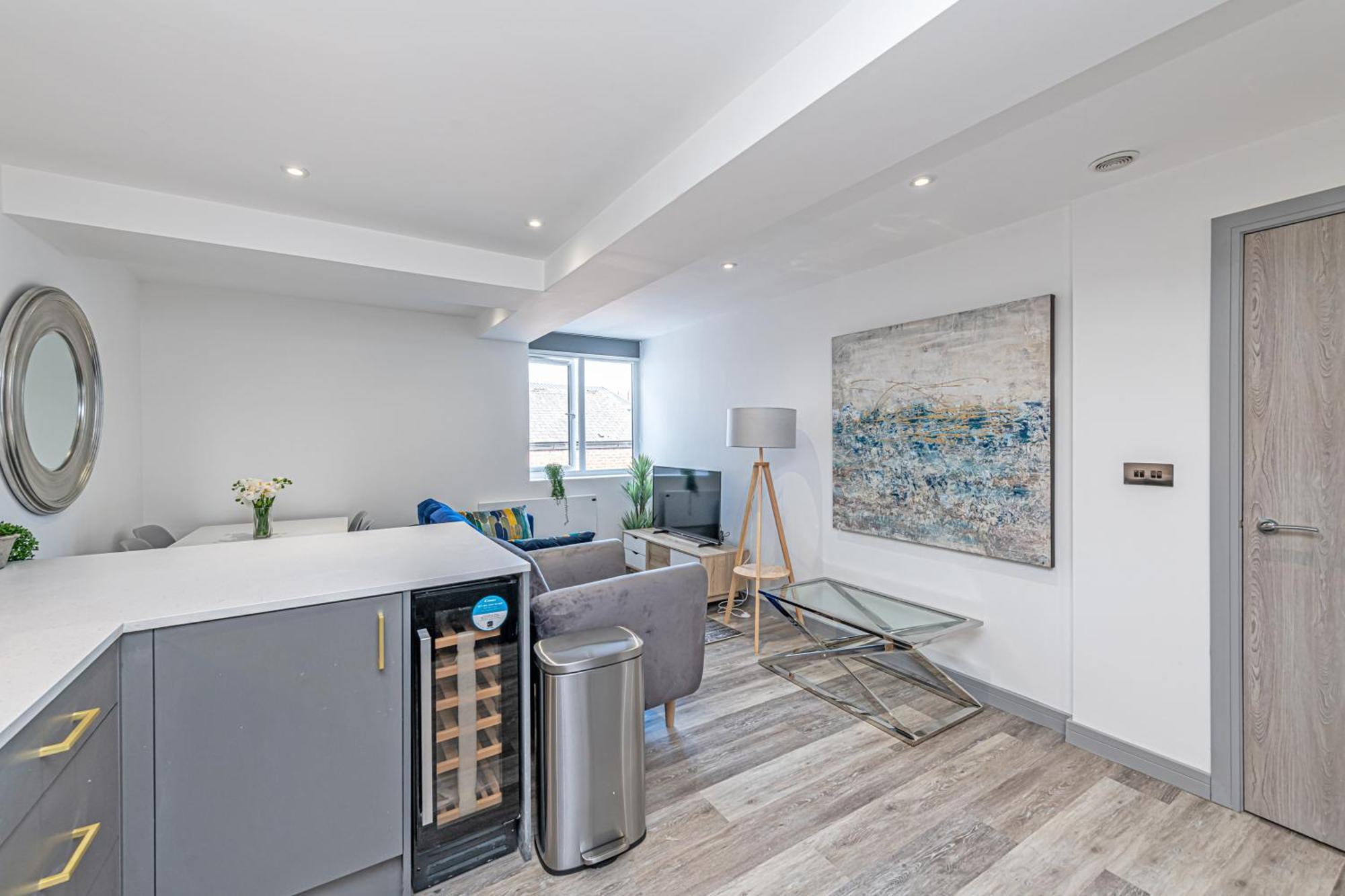 Charles House Serviced Apartments Престън Екстериор снимка